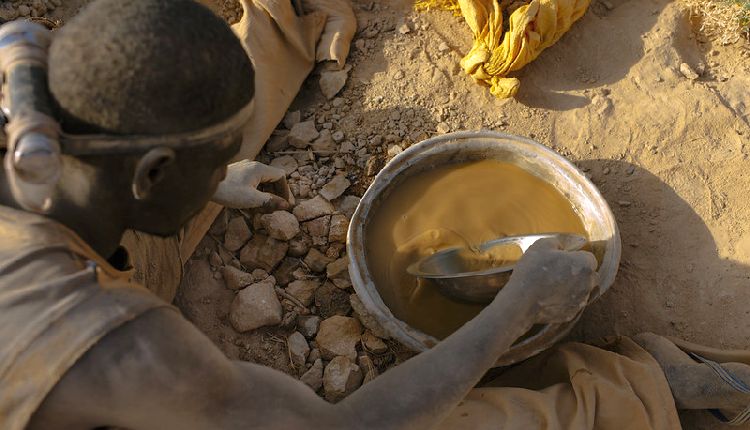 sfruttamento risorse minerarie in africa