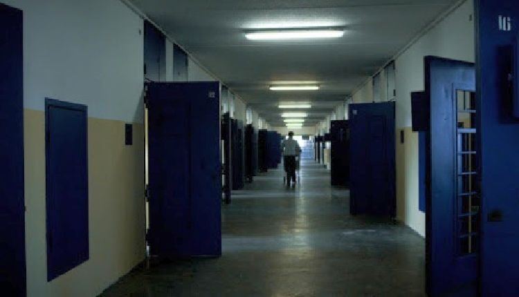 rivolta nel carcere di modena